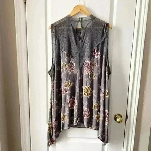 Torrid Blouse Tank Top Sleeveless Lace  Trimmed Tunic Grey Floral Size 4X - Picture 4 of 16